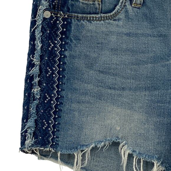 Blank NYC Blue Denim Raw Hem Embroidered Cut Off Hiker Jean Shorts SZ 26 (2) - Picture 5 of 10